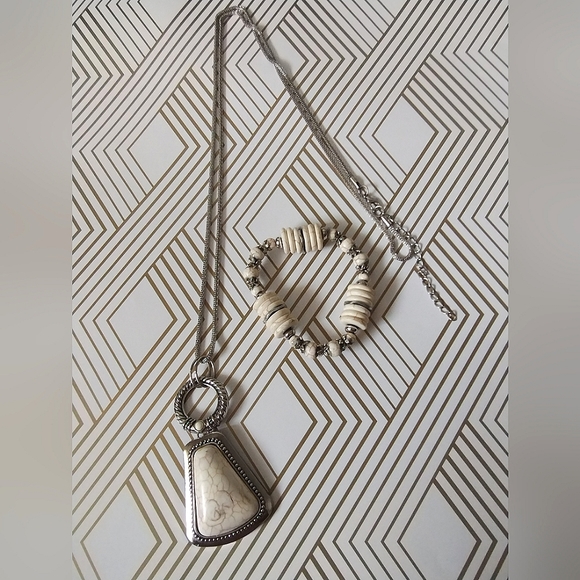 Long Marbled Necklace and Bracelet Set - Picture 6 of 14